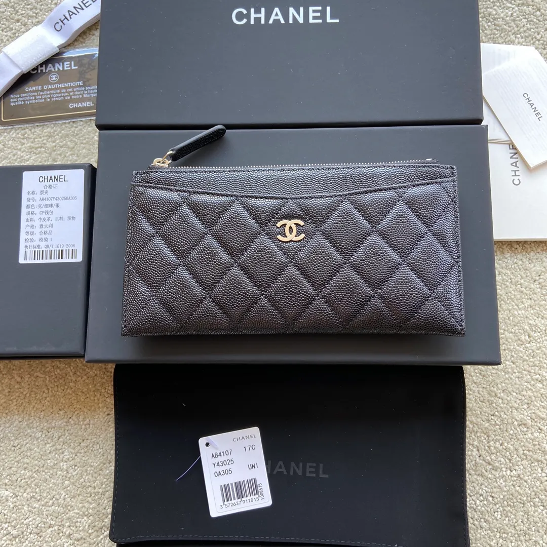 380💰Xiaoxiang imported Italian sheepskin Item number: A84107 Size: w19.5×h10×d2 Color: black ball pattern silver buckle steel mark