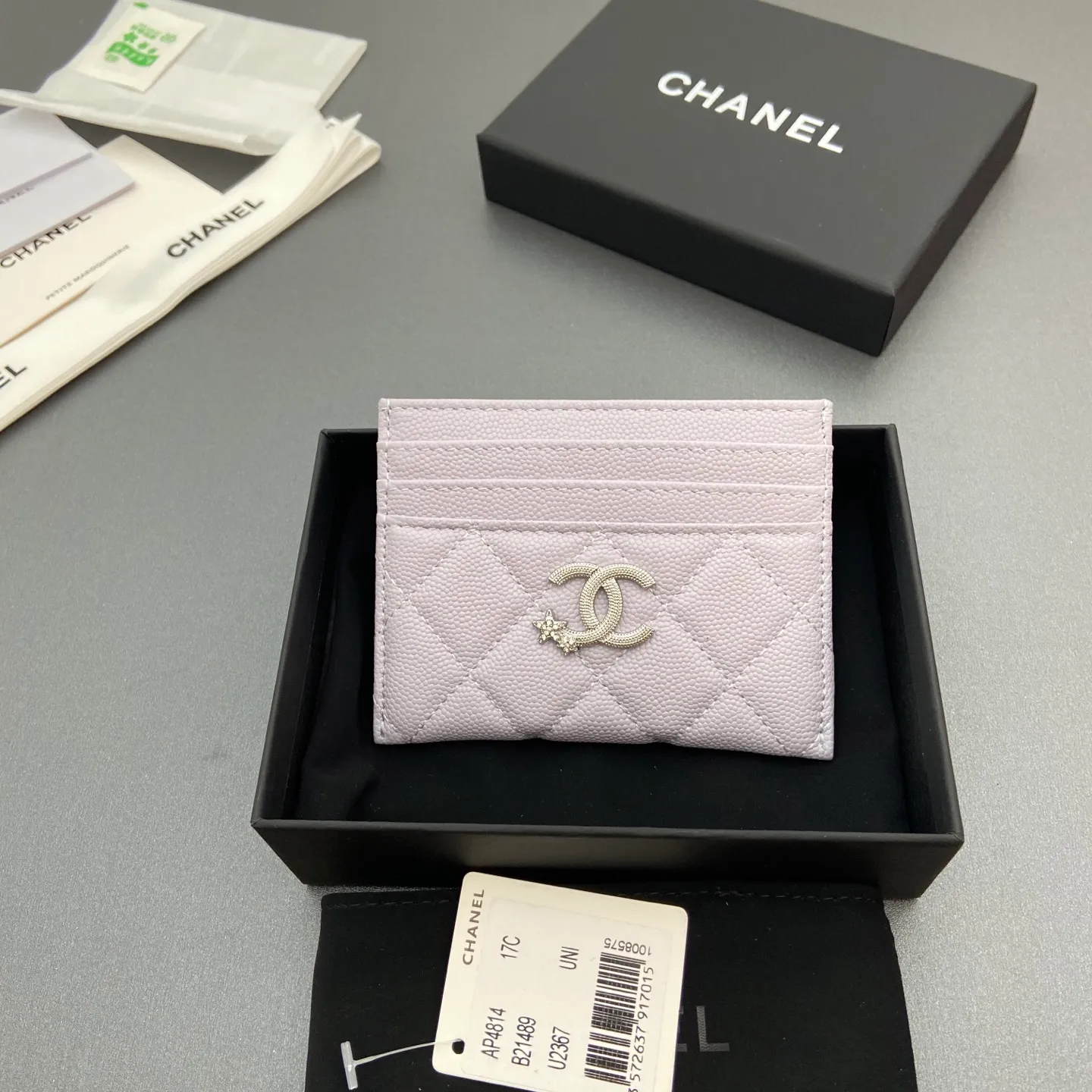 25b new series caviar cowhide with stars⭐logo shiny blingblibg~card holder series Item number: AP 9628 Price: 300 Size: w11×h10cm Color: light purple fine ball pattern silver star hardware
