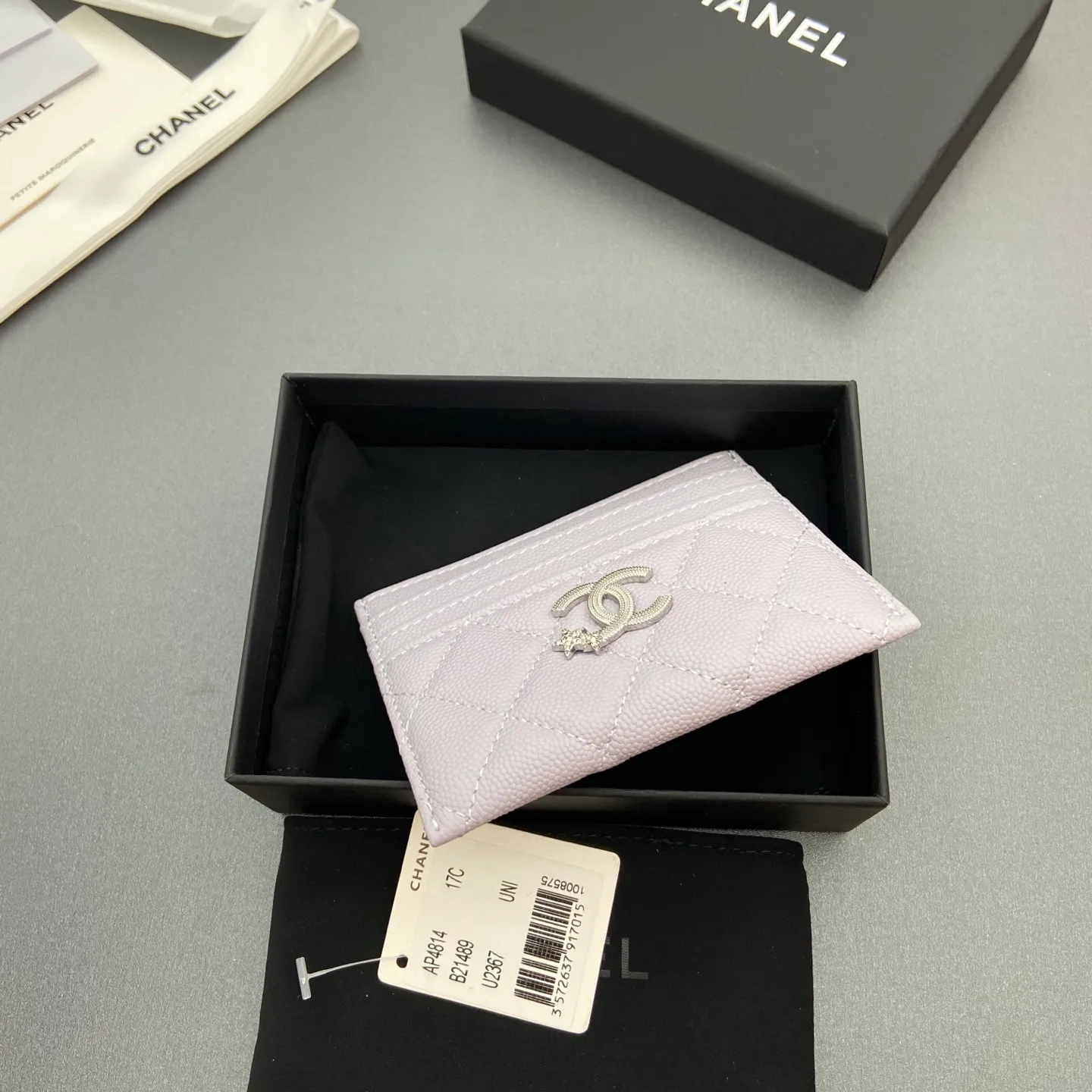 25b new series caviar cowhide with stars⭐logo shiny blingblibg~card holder series Item number: AP 9628 Price: 300 Size: w11×h10cm Color: light purple fine ball pattern silver star hardware