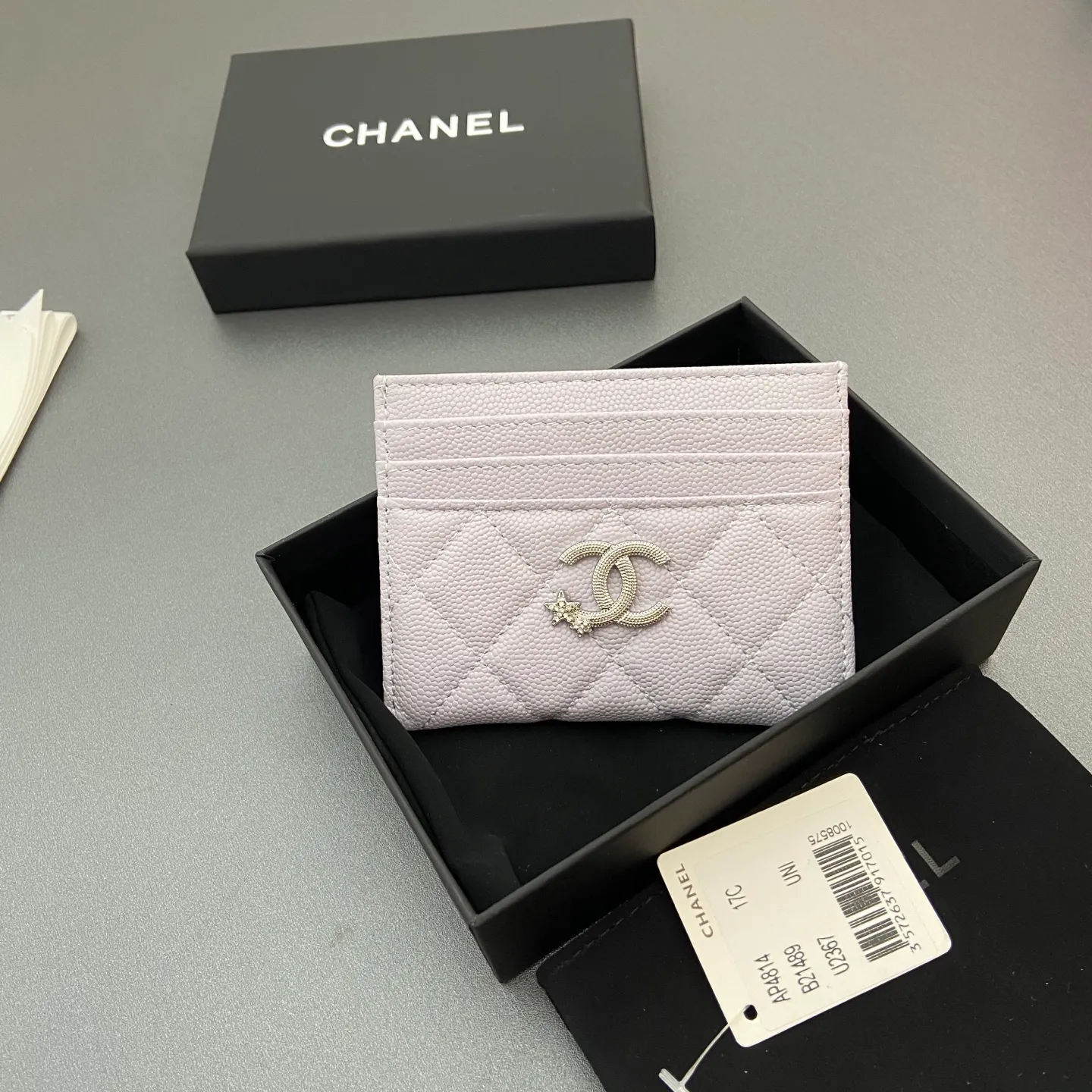 25b new series caviar cowhide with stars⭐logo shiny blingblibg~card holder series Item number: AP 9628 Price: 300 Size: w11×h10cm Color: light purple fine ball pattern silver star hardware