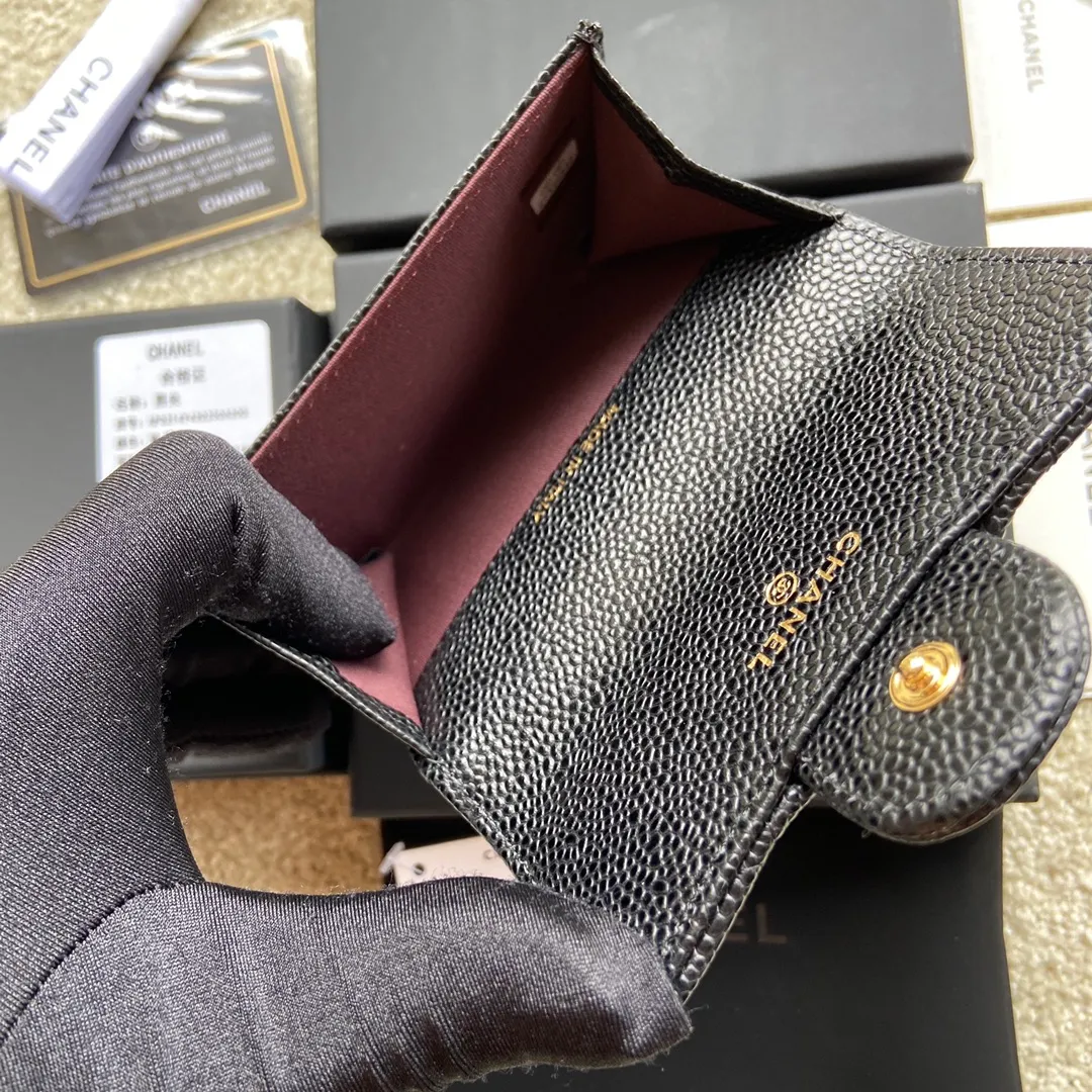 Xiaoxiang imported Italian leather Item number: AP428 Price: 260 Size: w11×h7cm Color: Black ball pattern gold steel mark