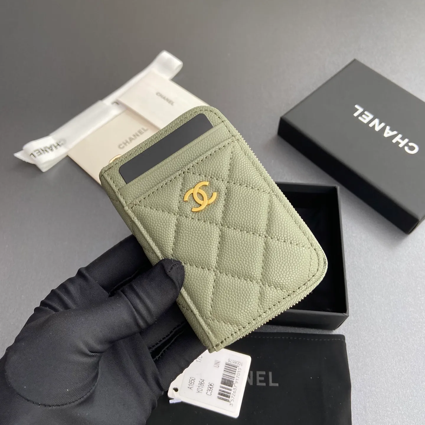 [Special grade hardware original leather] ¥280 Xiaoxiang small zipper bag card holder series with iconic metal logo, gold tone metal hardware, special Italian imported leather 2 card slots wallet bag, 4 card slots No.: 1650 Greek edge fine ball pattern light gold steel mark Size: w11×h7.5×2cm