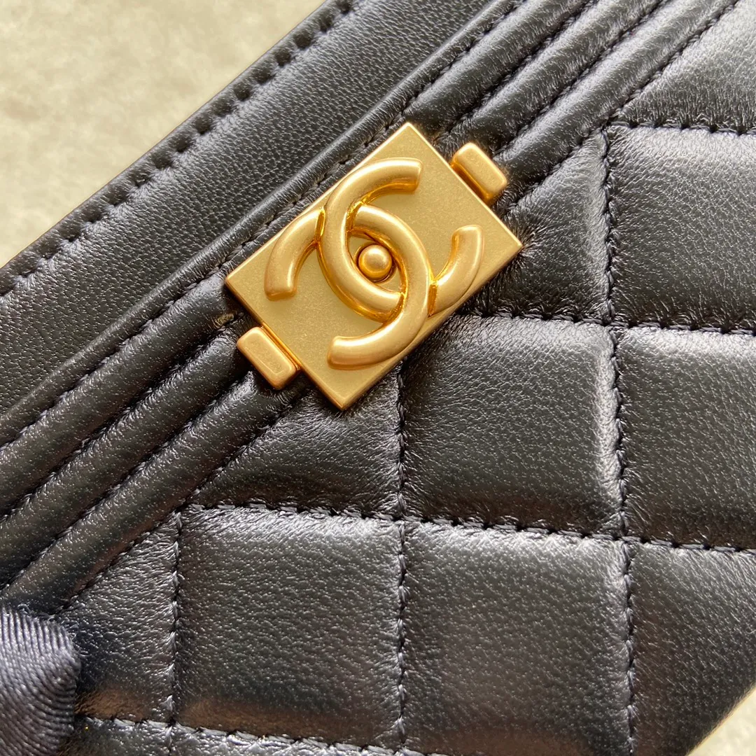 220💰Xiaoxiang imported Italian lambskin Item number: A84431 Size: w11×h7.5 Color: black lambskin gold steel mark