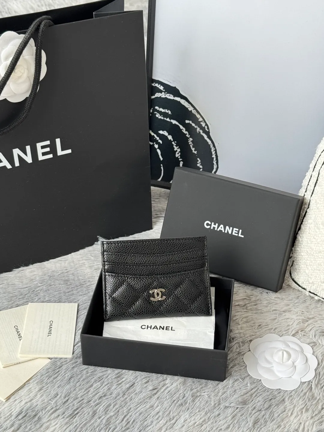 💰240💰 chanel 2025 new product card holder lambskin, seven card slots, can hold change, imported Italian lambskin + hardware logo, so beautiful, love it. The color is as shown in the picture, easy and fast storage, mini card holder No.: AP8944 Size: w11×h10cm