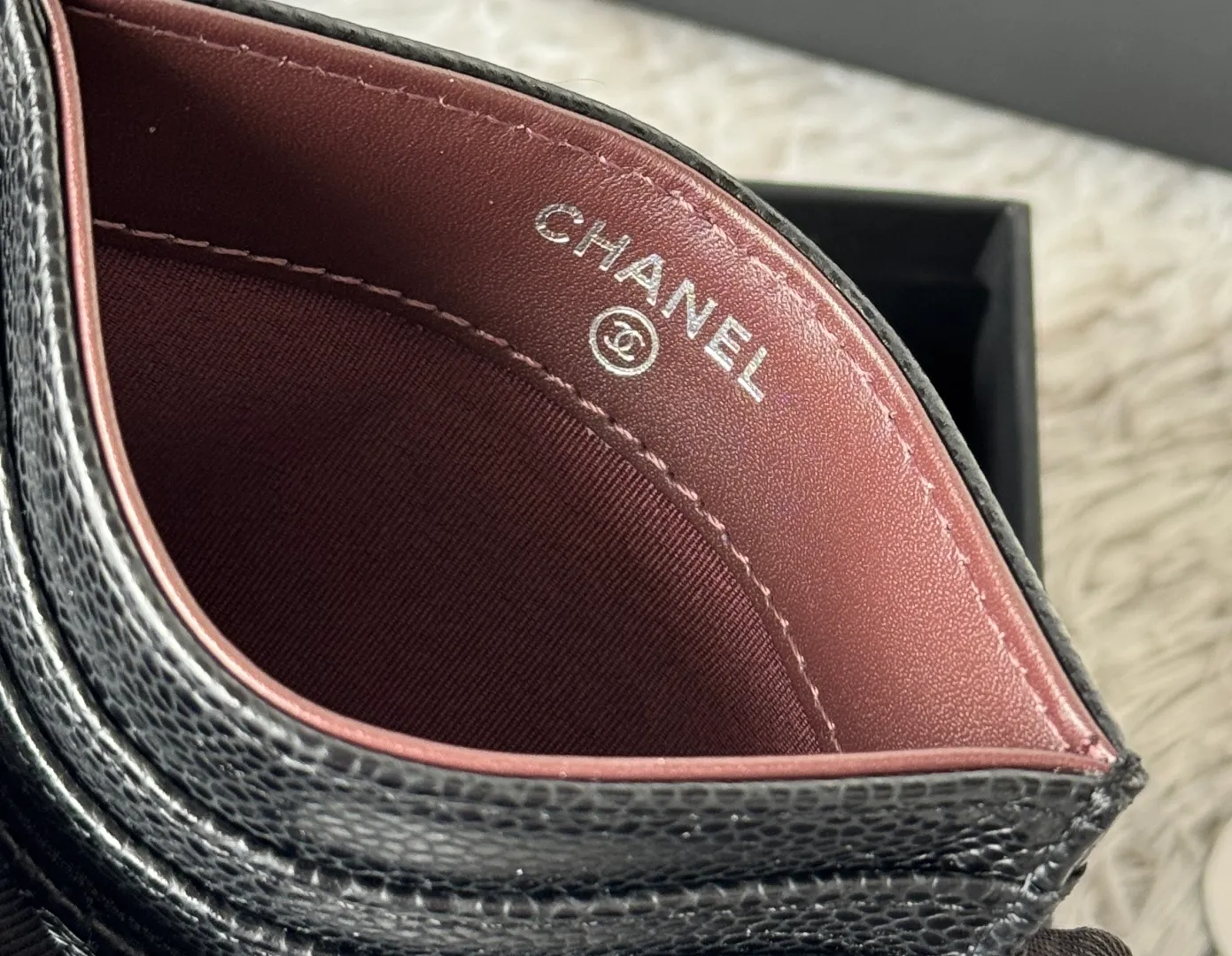 💰240💰 chanel 2025 new product card holder lambskin, seven card slots, can hold change, imported Italian lambskin + hardware logo, so beautiful, love it. The color is as shown in the picture, easy and fast storage, mini card holder No.: AP8944 Size: w11×h10cm
