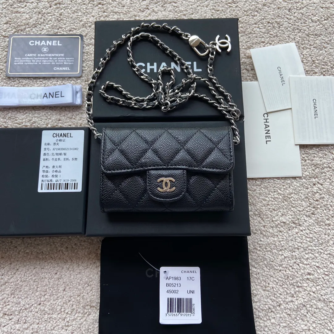 Xiaoxiang imported Italian leather Item number: A81081 (chain small card holder) Price: 420