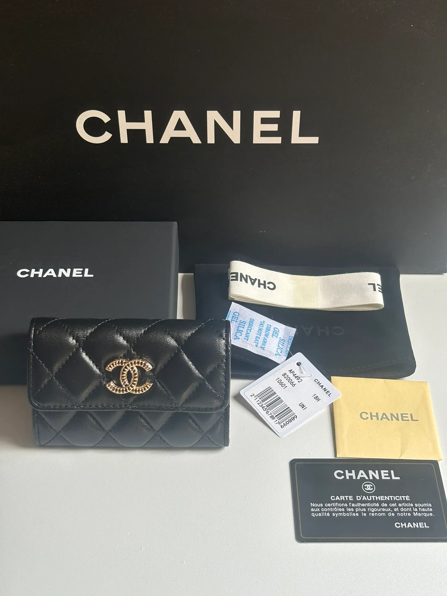 New product CH@NEL lambskin hijab card holder 💦 with new luogo, zipper compartment inside, original quality, exquisite details, model number AP8984, size 11*8.5*3cm 320💰