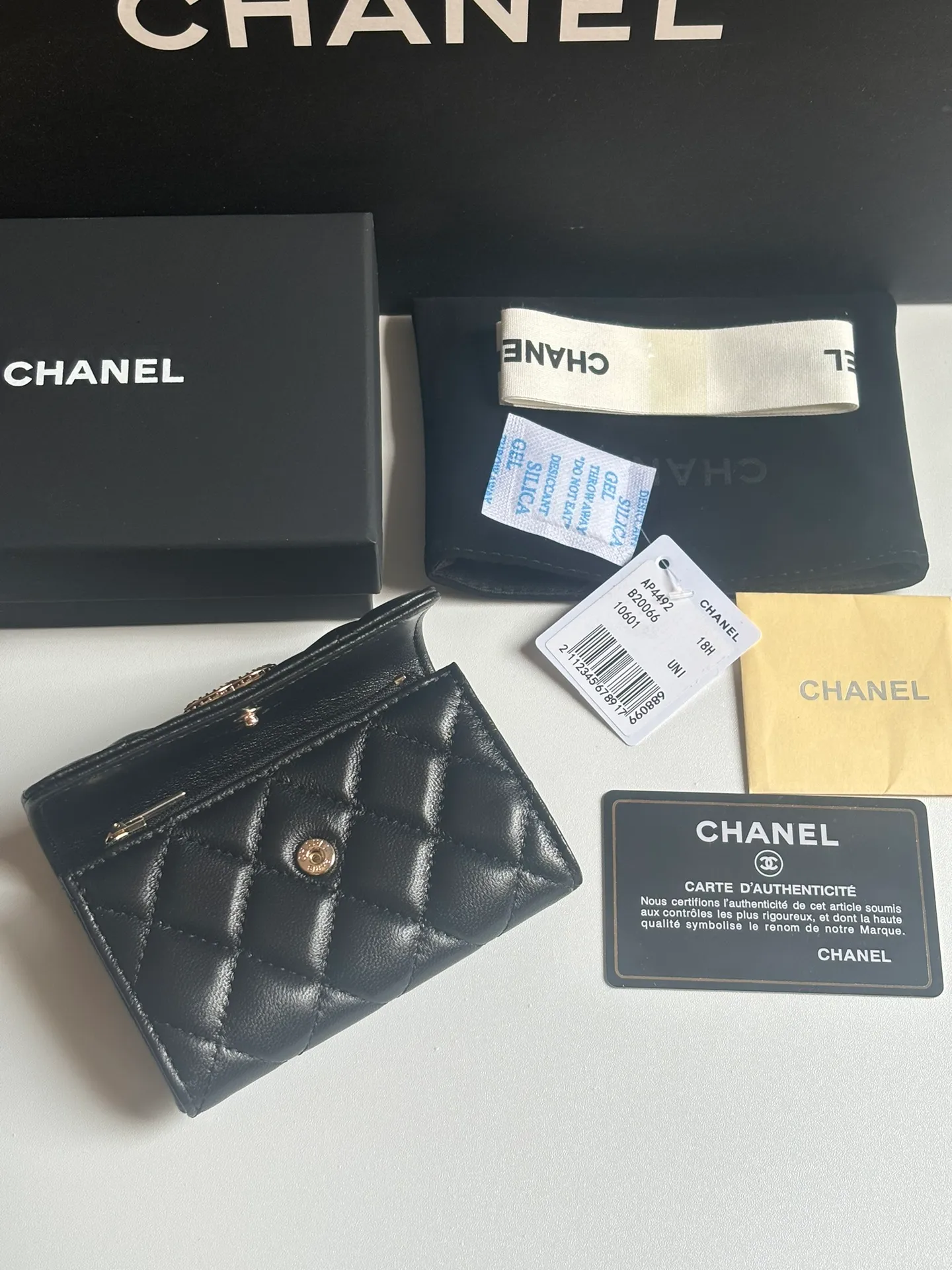 New product CH@NEL lambskin hijab card holder 💦 with new luogo, zipper compartment inside, original quality, exquisite details, model number AP8984, size 11*8.5*3cm 320💰