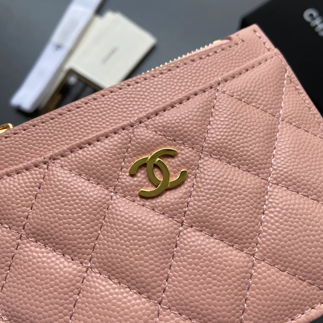 Xiaoxiang imported Italian leather Item number: A84105 Price: 240 Size: w.11.5×h9cm Color: Pink fine ball pattern gold steel mark