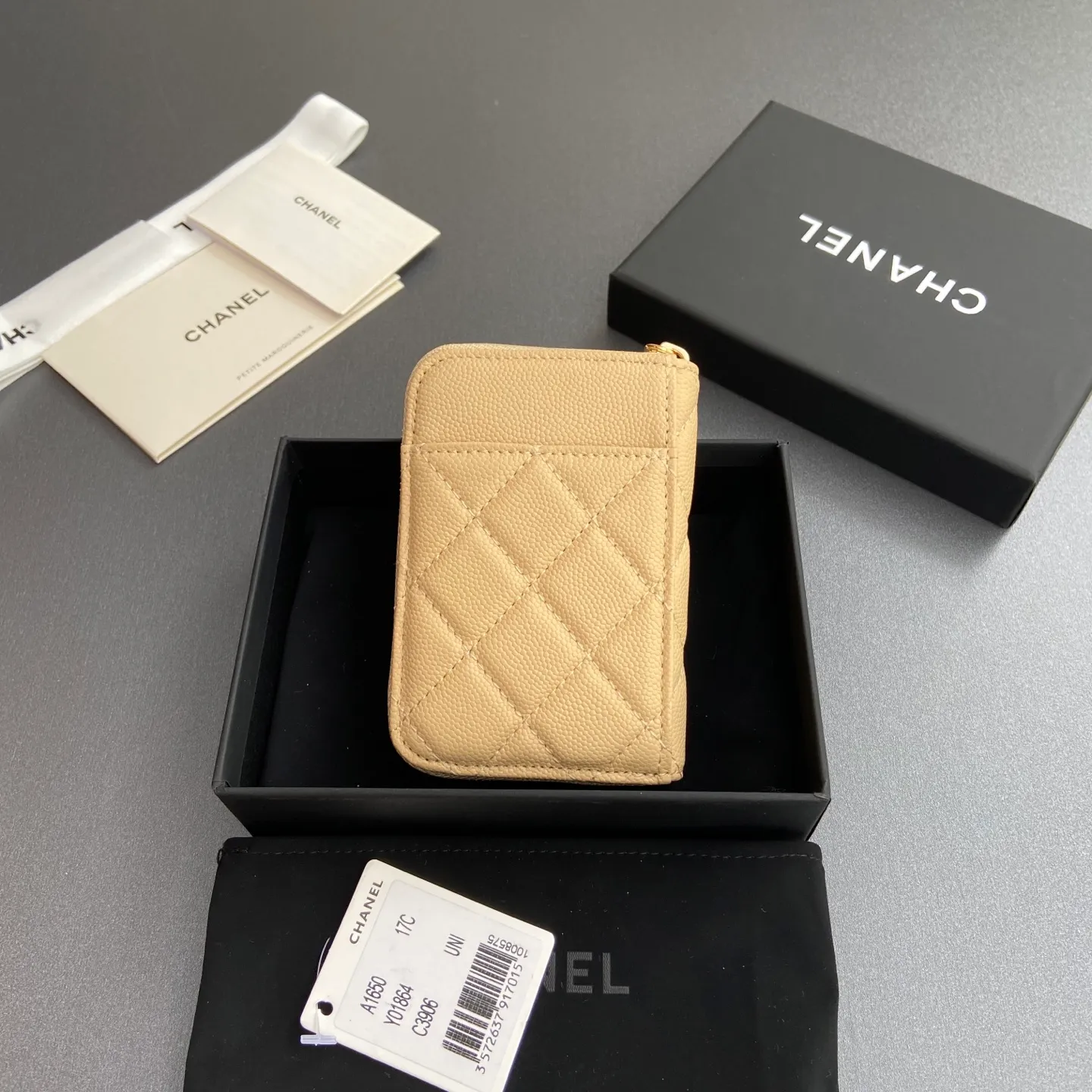 [Special grade hardware original leather] ¥280 Xiaoxiang small zipper bag card holder series with iconic metal logo, gold tone metal hardware, special Italian imported leather 2 card slots wallet bag, 4 card slots No.: 1650 Apricot fine ball pattern light gold steel mark Size: w11×h7.5×2cm