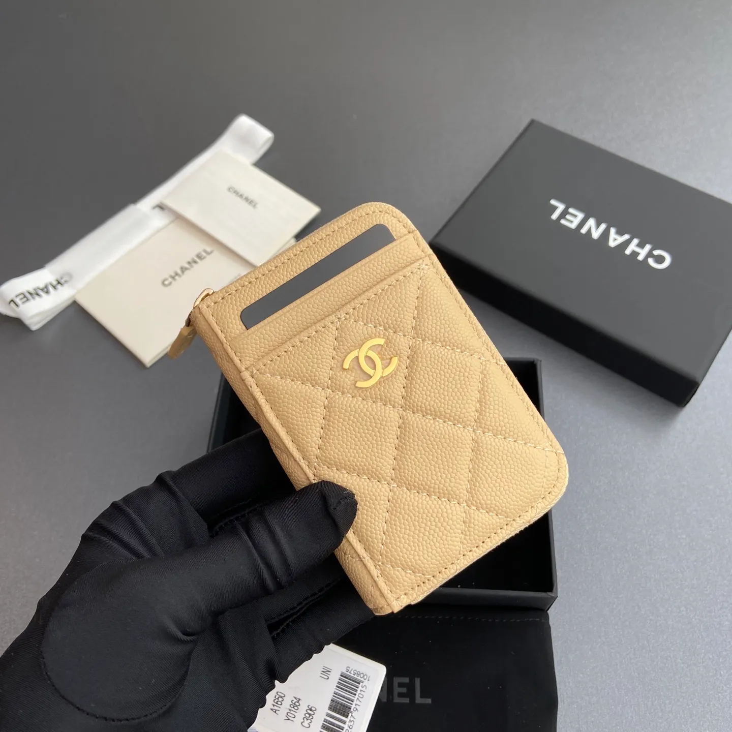 [Special grade hardware original leather] ¥280 Xiaoxiang small zipper bag card holder series with iconic metal logo, gold tone metal hardware, special Italian imported leather 2 card slots wallet bag, 4 card slots No.: 1650 Apricot fine ball pattern light gold steel mark Size: w11×h7.5×2cm