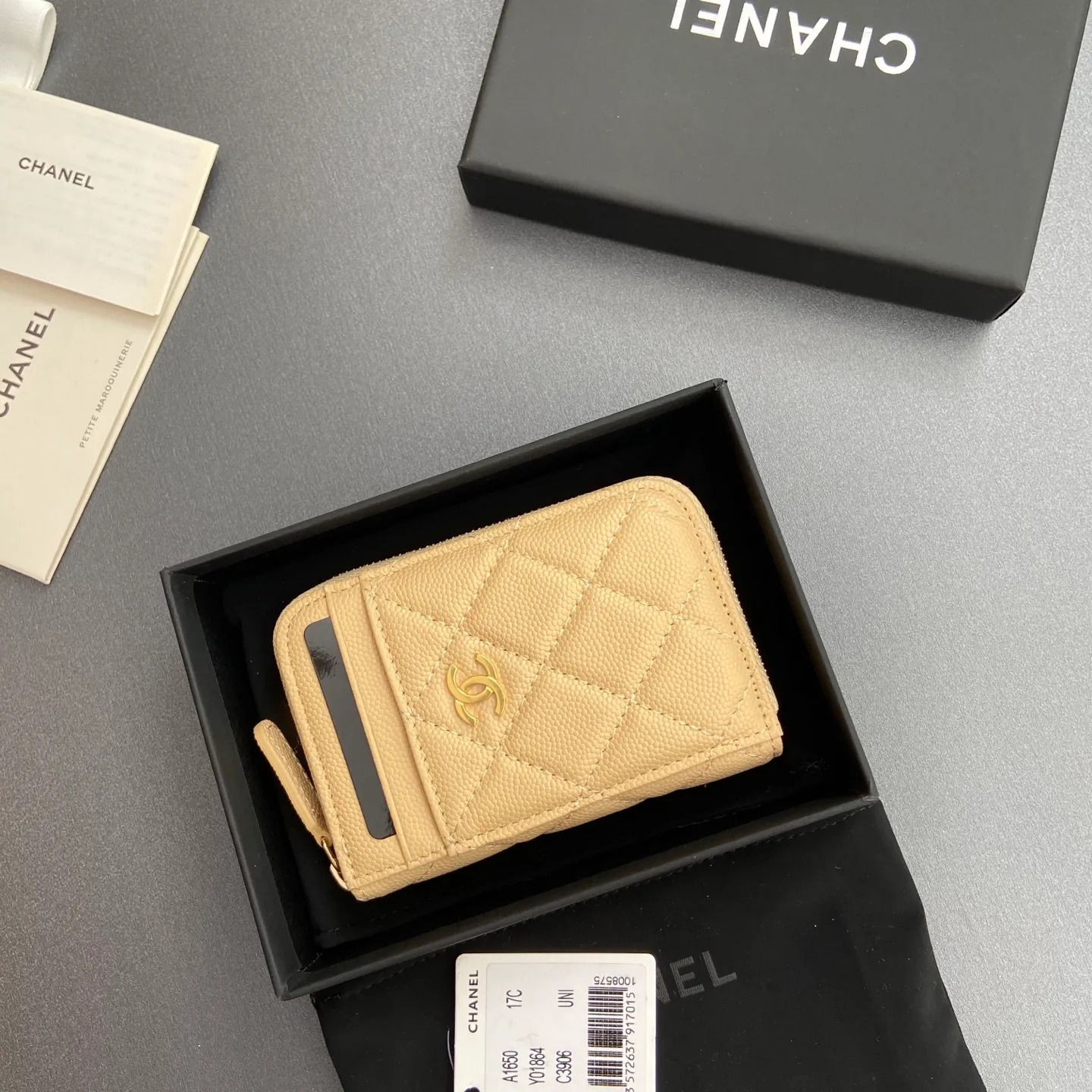 [Special grade hardware original leather] ¥280 Xiaoxiang small zipper bag card holder series with iconic metal logo, gold tone metal hardware, special Italian imported leather 2 card slots wallet bag, 4 card slots No.: 1650 Apricot fine ball pattern light gold steel mark Size: w11×h7.5×2cm