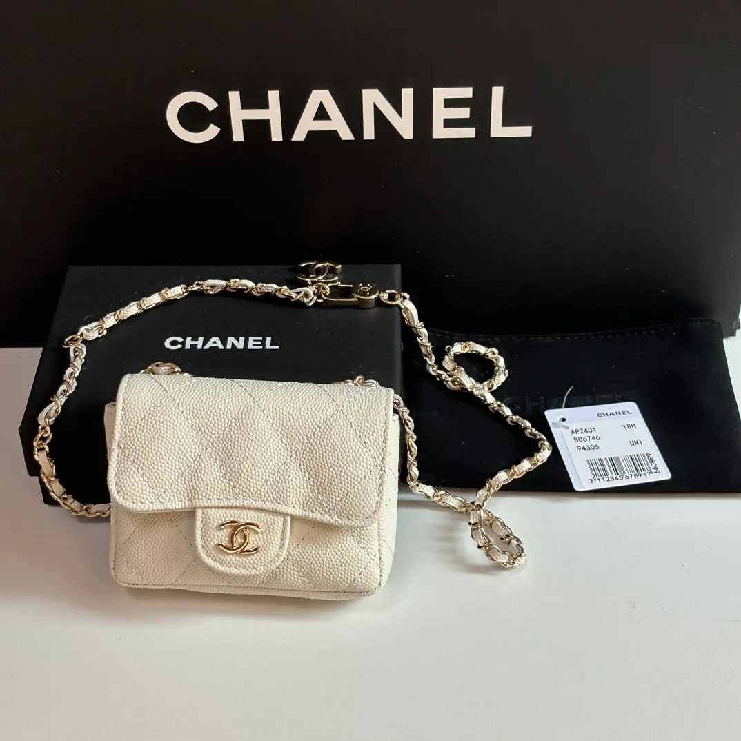 460💰 ❤️❤️❤️Ohanel's new waist bag has arrived. Original quality and beautiful details...AP4802Y size 10x8x3.5cm