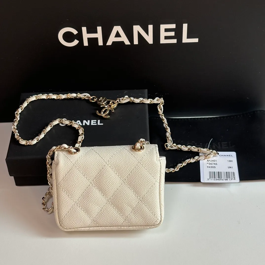 460💰 ❤️❤️❤️Ohanel's new waist bag has arrived. Original quality and beautiful details...AP4802Y size 10x8x3.5cm