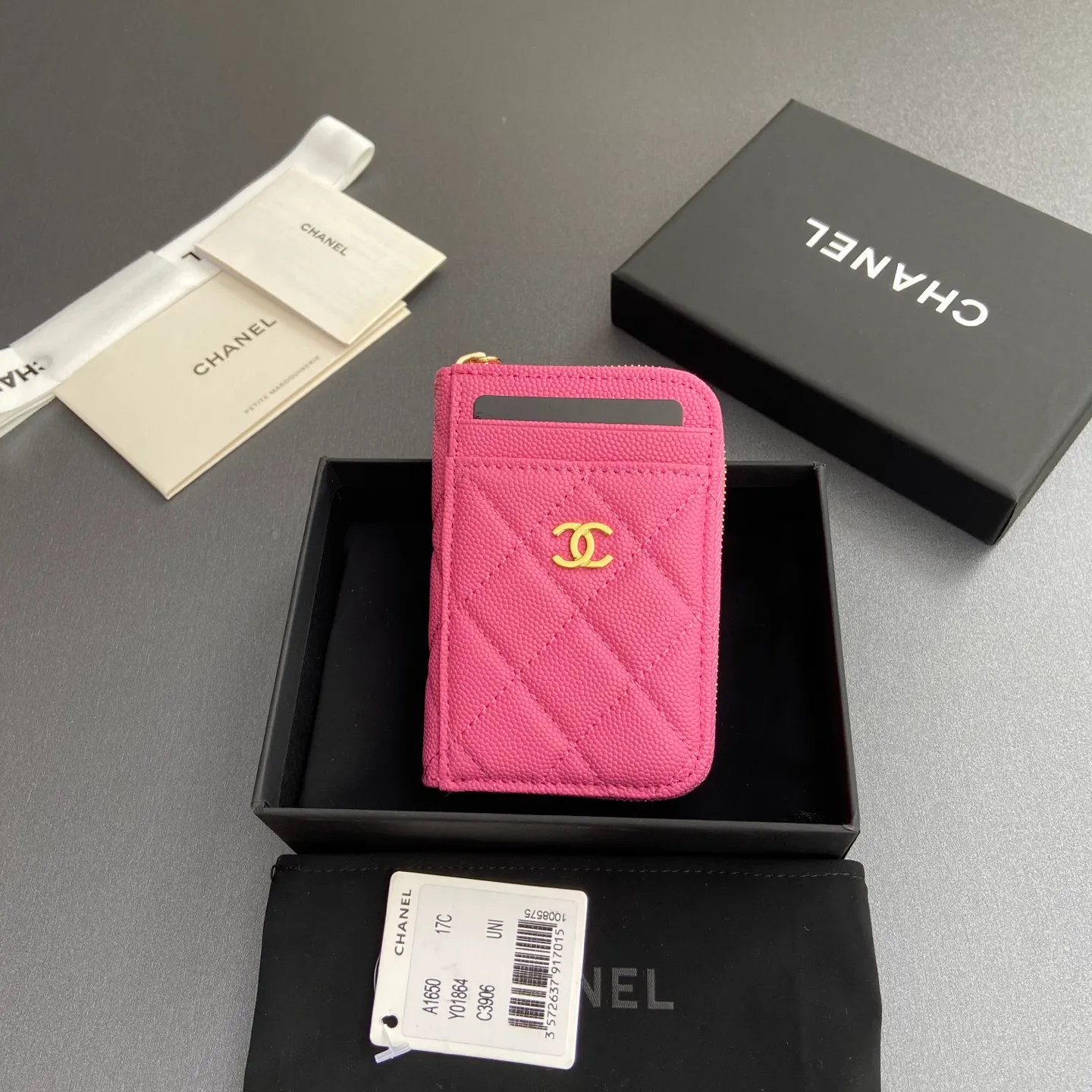 [Special grade hardware original leather] ¥280 Xiaoxiang small zipper bag card holder series with iconic metal logo, gold tone metal hardware, special Italian imported leather 2 card slots wallet bag, 4 card slots No.: 1650 Plum red fine ball pattern light gold steel mark Size: w11×h7.5×2cm