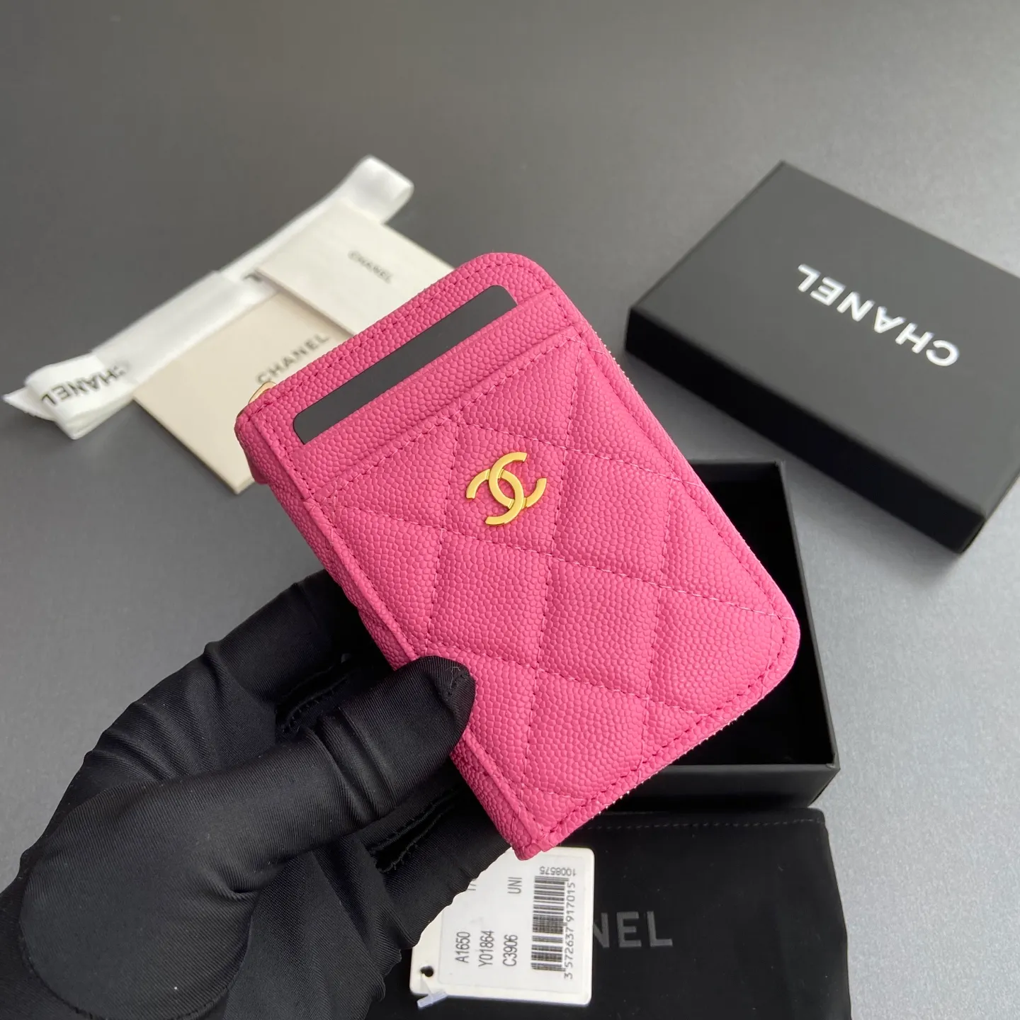 [Special grade hardware original leather] ¥280 Xiaoxiang small zipper bag card holder series with iconic metal logo, gold tone metal hardware, special Italian imported leather 2 card slots wallet bag, 4 card slots No.: 1650 Plum red fine ball pattern light gold steel mark Size: w11×h7.5×2cm