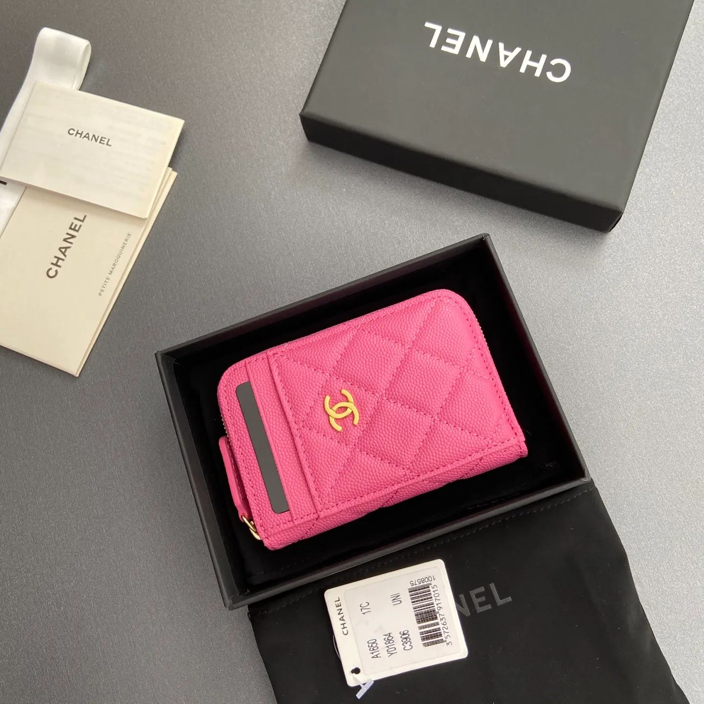 [Special grade hardware original leather] ¥280 Xiaoxiang small zipper bag card holder series with iconic metal logo, gold tone metal hardware, special Italian imported leather 2 card slots wallet bag, 4 card slots No.: 1650 Plum red fine ball pattern light gold steel mark Size: w11×h7.5×2cm