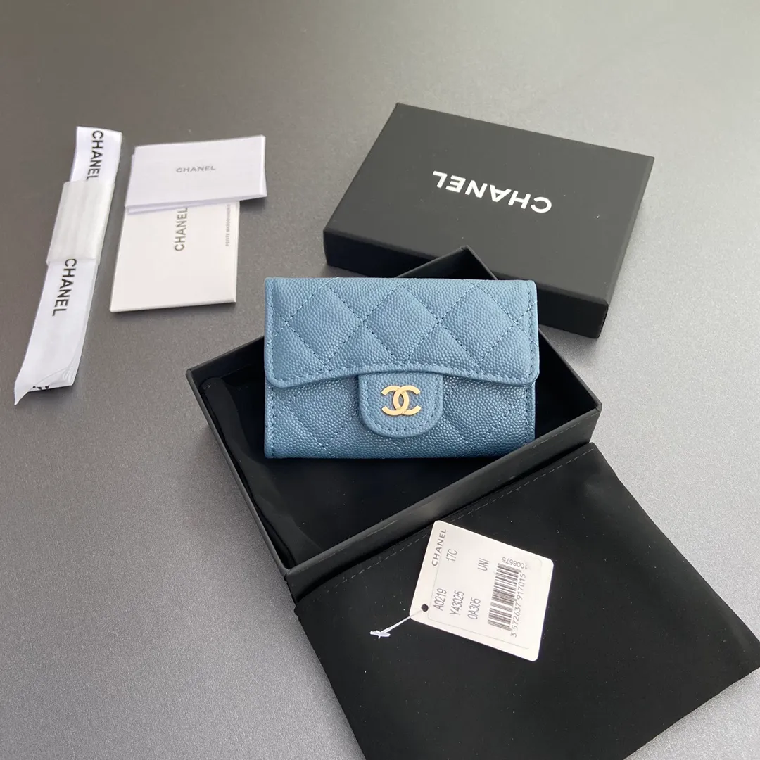 Xiaoxiang imported Italian leather Item number: AP438 (inner compartment with zipper) 💰: 280 Size: w11×h7cm Color: haze blue fine ball pattern golden steel mark