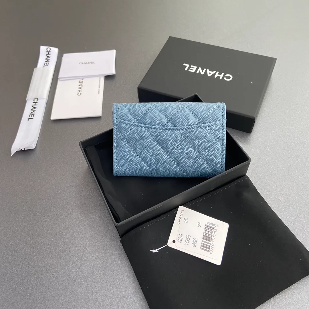 Xiaoxiang imported Italian leather Item number: AP438 (inner compartment with zipper) 💰: 280 Size: w11×h7cm Color: haze blue fine ball pattern golden steel mark