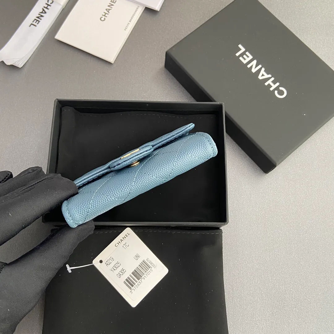 Xiaoxiang imported Italian leather Item number: AP438 (inner compartment with zipper) 💰: 280 Size: w11×h7cm Color: haze blue fine ball pattern golden steel mark