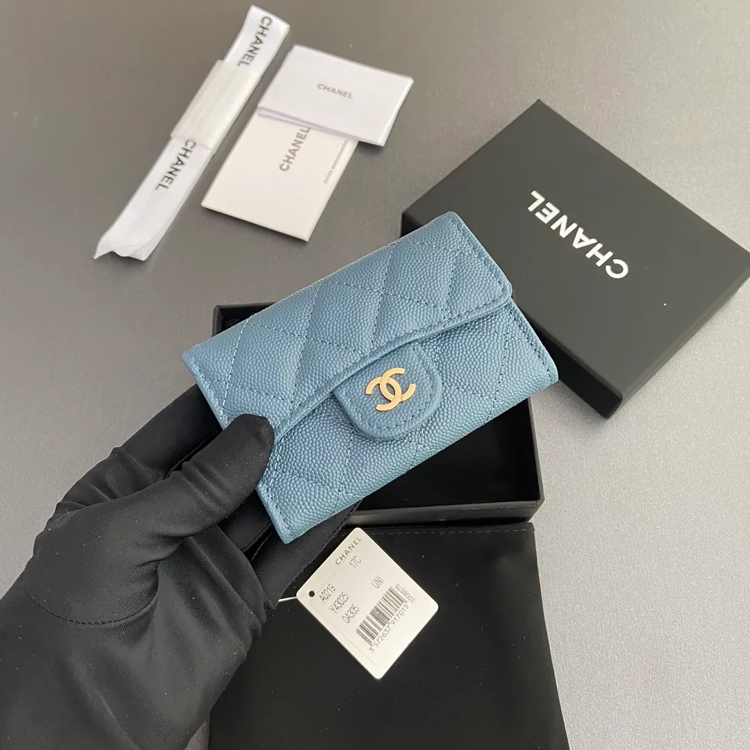 Xiaoxiang imported Italian leather Item number: AP438 (inner compartment with zipper) 💰: 280 Size: w11×h7cm Color: haze blue fine ball pattern golden steel mark