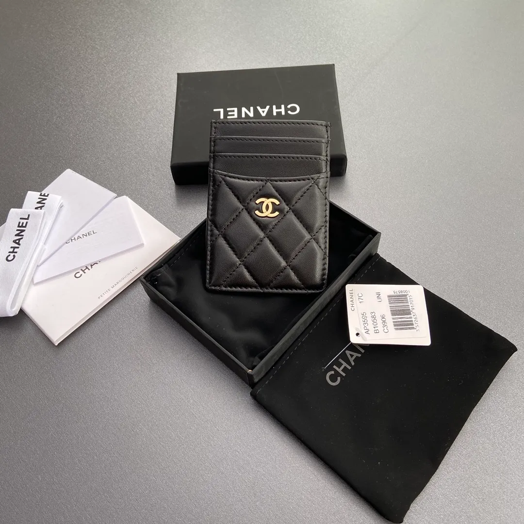 [Special grade hardware original leather] ¥240 Xiaoxiang card holder series Quilted card holder with iconic metal logo Gold-toned metal hardware, exclusive Italian imported leather 5 card slots No.: 3595 Size: w8×11.5cm