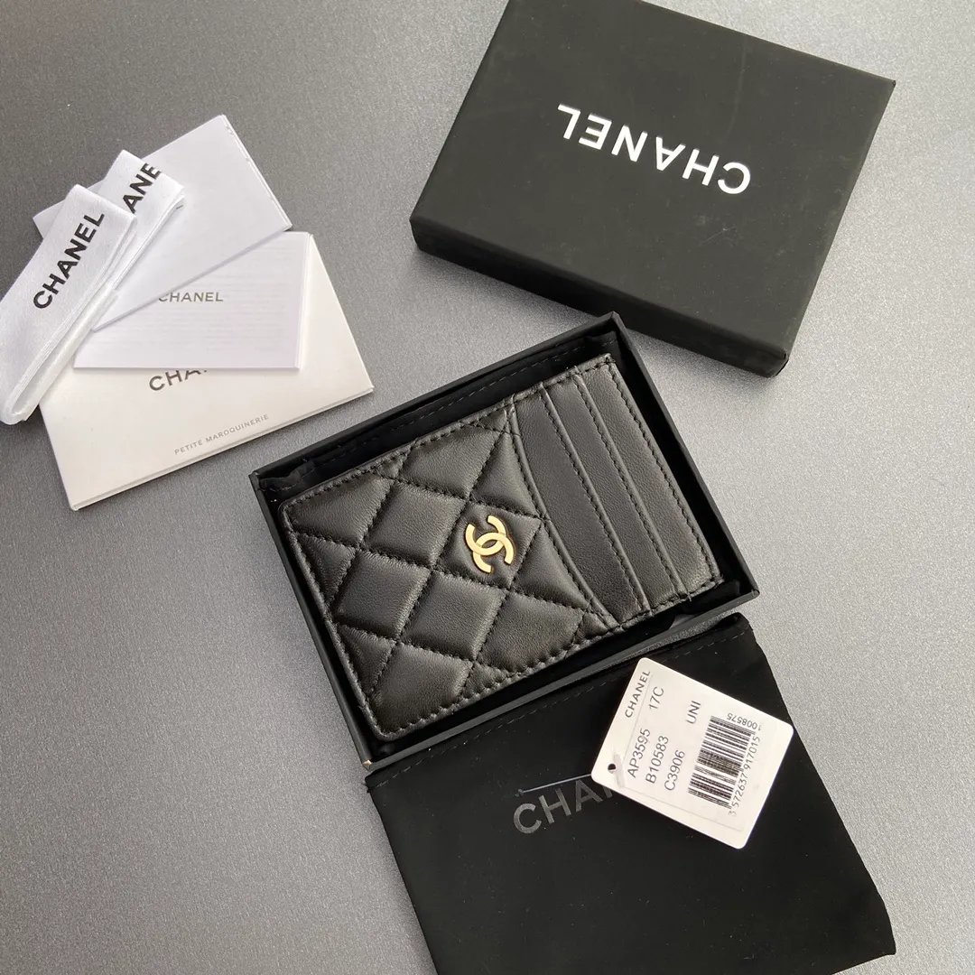 [Special grade hardware original leather] ¥240 Xiaoxiang card holder series Quilted card holder with iconic metal logo Gold-toned metal hardware, exclusive Italian imported leather 5 card slots No.: 3595 Size: w8×11.5cm