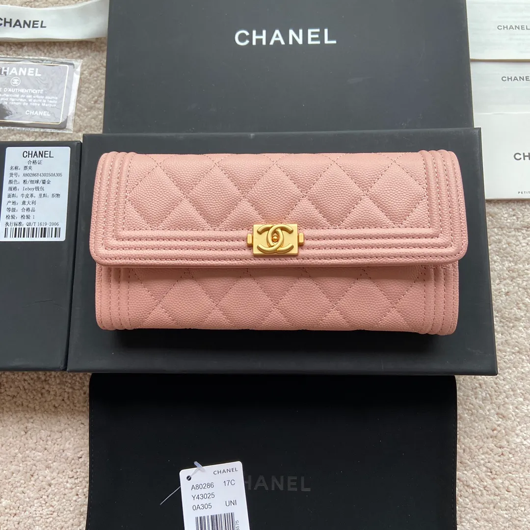 500💰Xiaoxiang imported Italian fine grain cowhide Item number: A80286 Size: w19×h10.5×d3cm Color: pink fine ball pattern gold mark