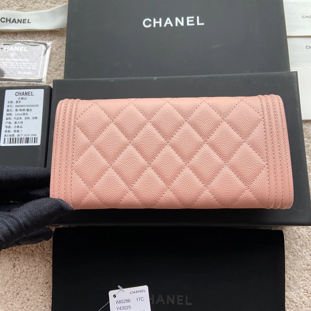 500💰Xiaoxiang imported Italian fine grain cowhide Item number: A80286 Size: w19×h10.5×d3cm Color: pink fine ball pattern gold mark