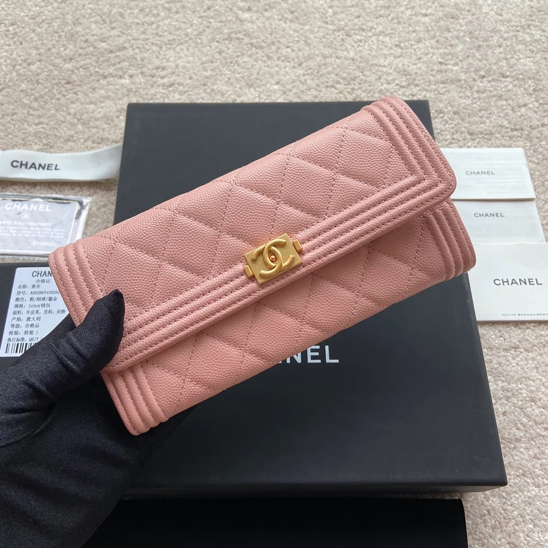 500💰Xiaoxiang imported Italian fine grain cowhide Item number: A80286 Size: w19×h10.5×d3cm Color: pink fine ball pattern gold mark