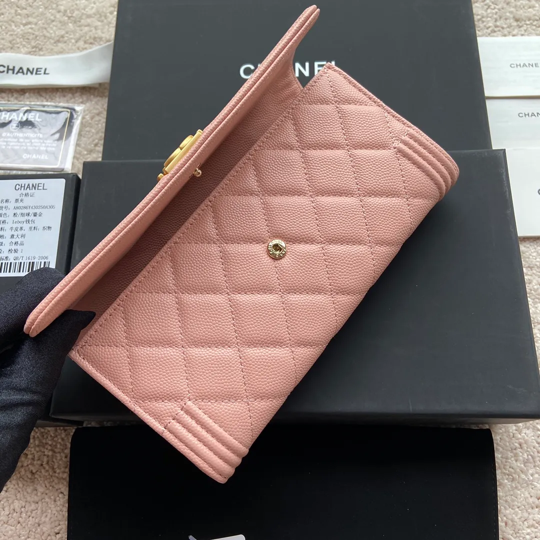 500💰Xiaoxiang imported Italian fine grain cowhide Item number: A80286 Size: w19×h10.5×d3cm Color: pink fine ball pattern gold mark