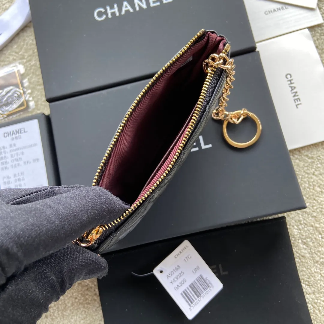 Xiaoxiang imported Italian lambskin Item number: A50168 Size: w14×h9.5cm Color: black sheepskin gold hardware p260