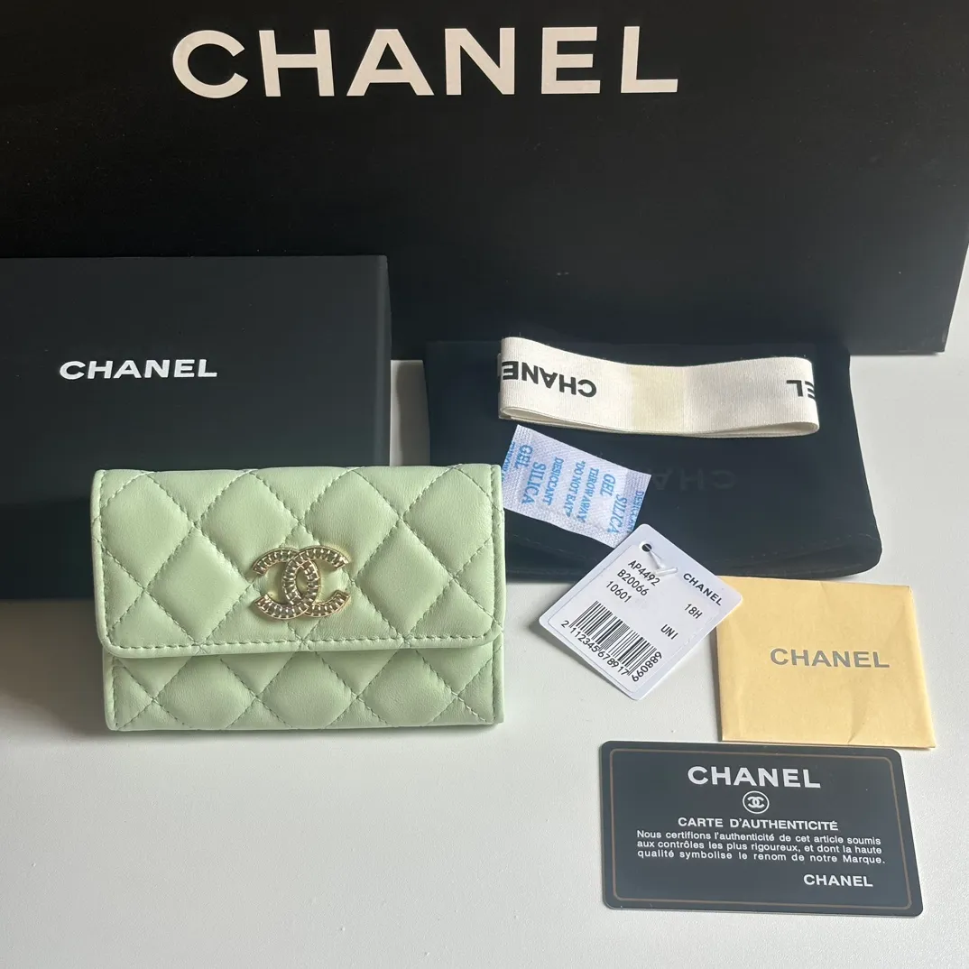 New product CH@NEL lambskin hijab card holder 💦 with new luogo, zipper compartment inside, original quality, exquisite details, model number AP8984, size 11*8.5*3cm 320💰