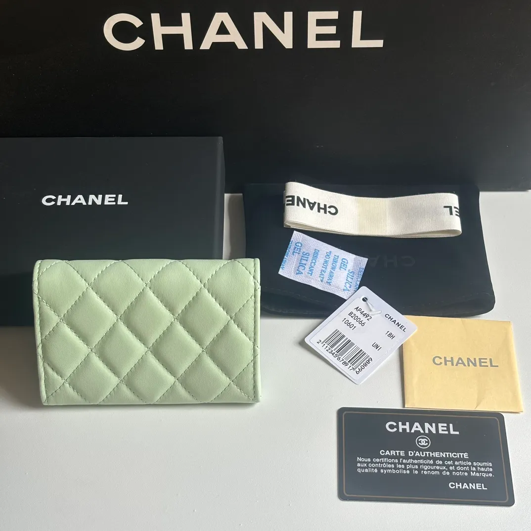 New product CH@NEL lambskin hijab card holder 💦 with new luogo, zipper compartment inside, original quality, exquisite details, model number AP8984, size 11*8.5*3cm 320💰