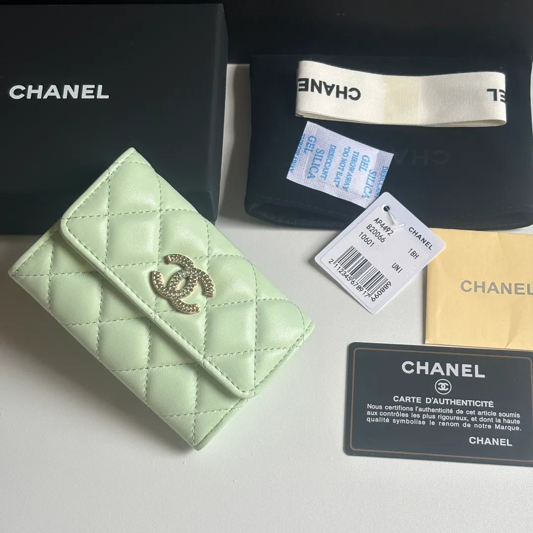 New product CH@NEL lambskin hijab card holder 💦 with new luogo, zipper compartment inside, original quality, exquisite details, model number AP8984, size 11*8.5*3cm 320💰
