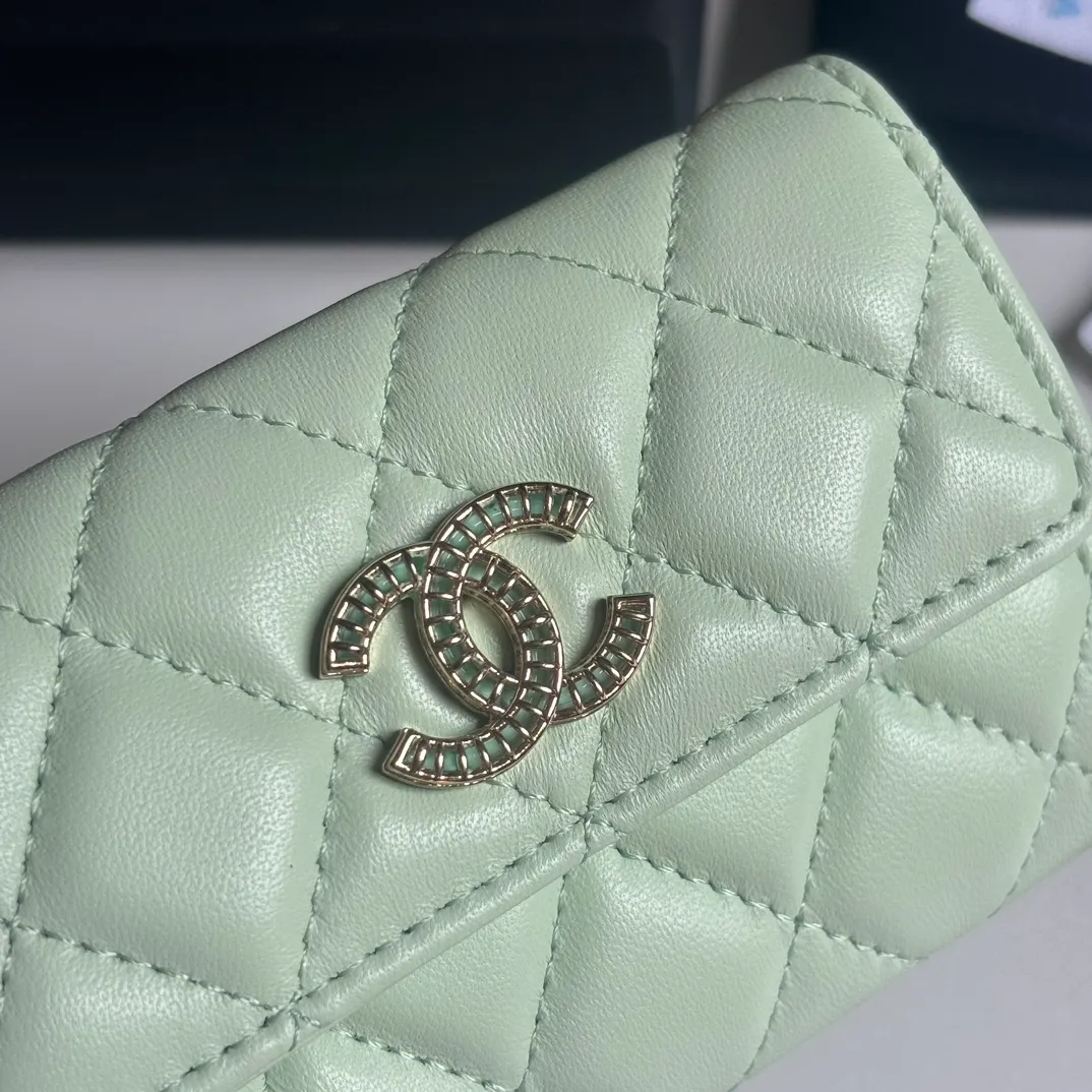 New product CH@NEL lambskin hijab card holder 💦 with new luogo, zipper compartment inside, original quality, exquisite details, model number AP8984, size 11*8.5*3cm 320💰