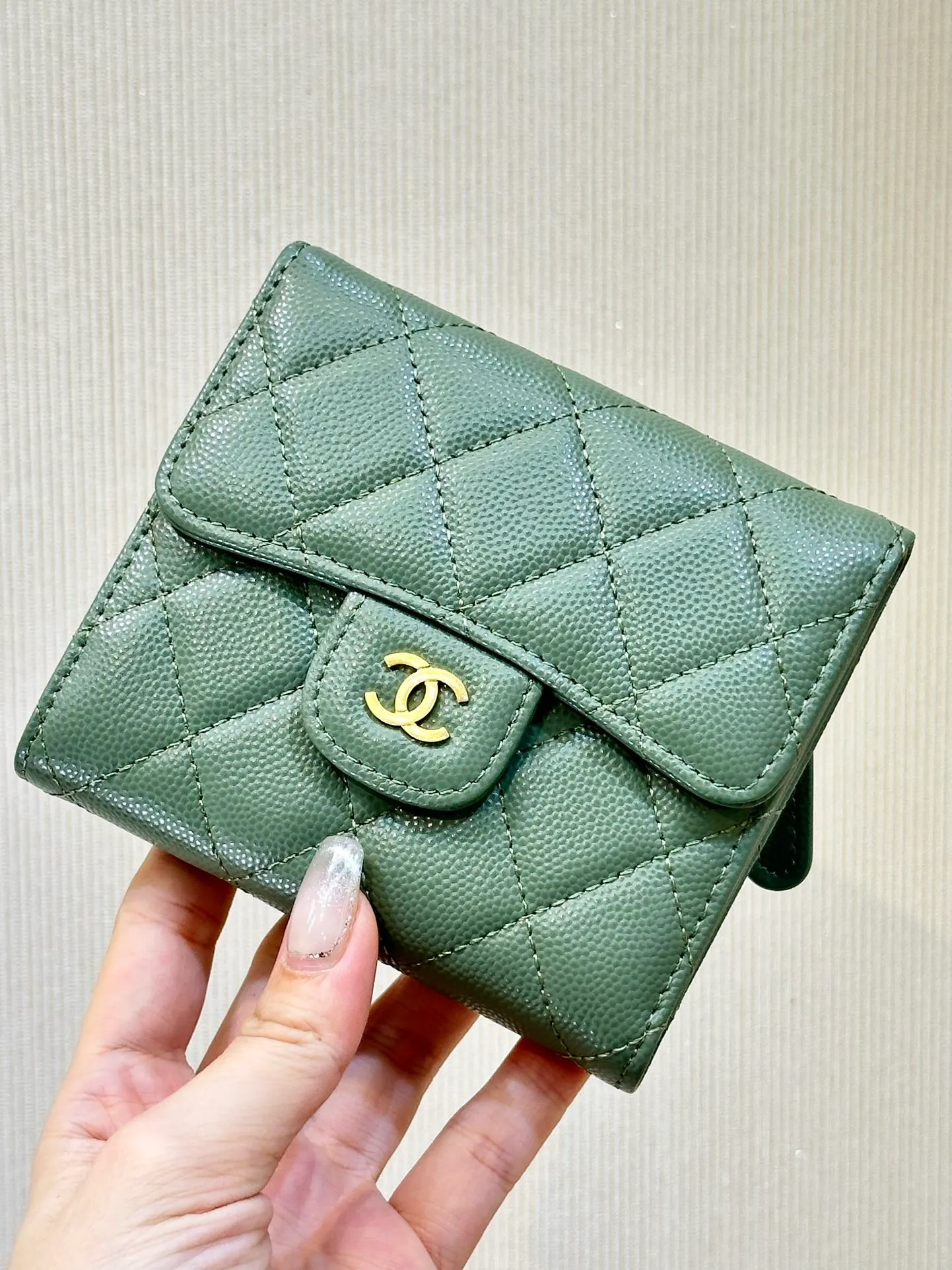 82288 Caviar green gold