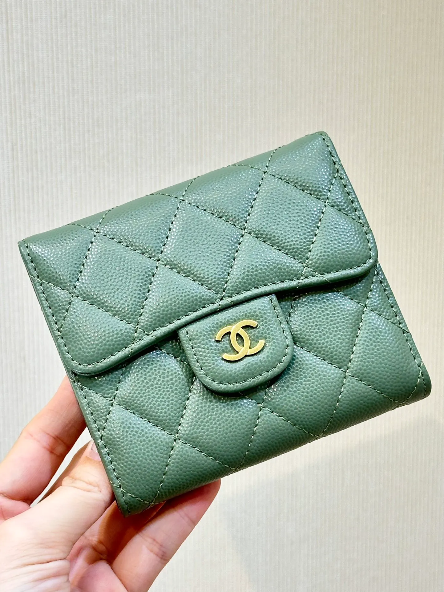 82288 Caviar green gold