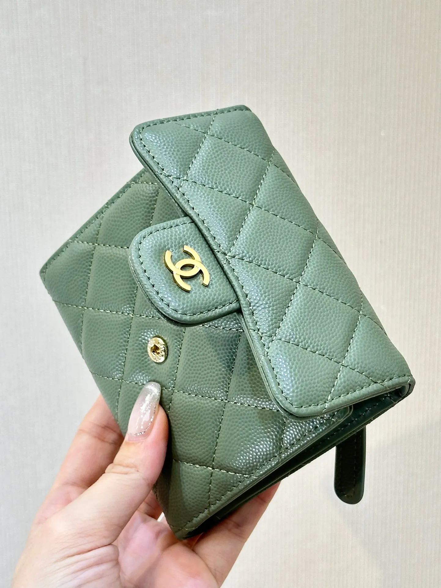 82288 Caviar green gold