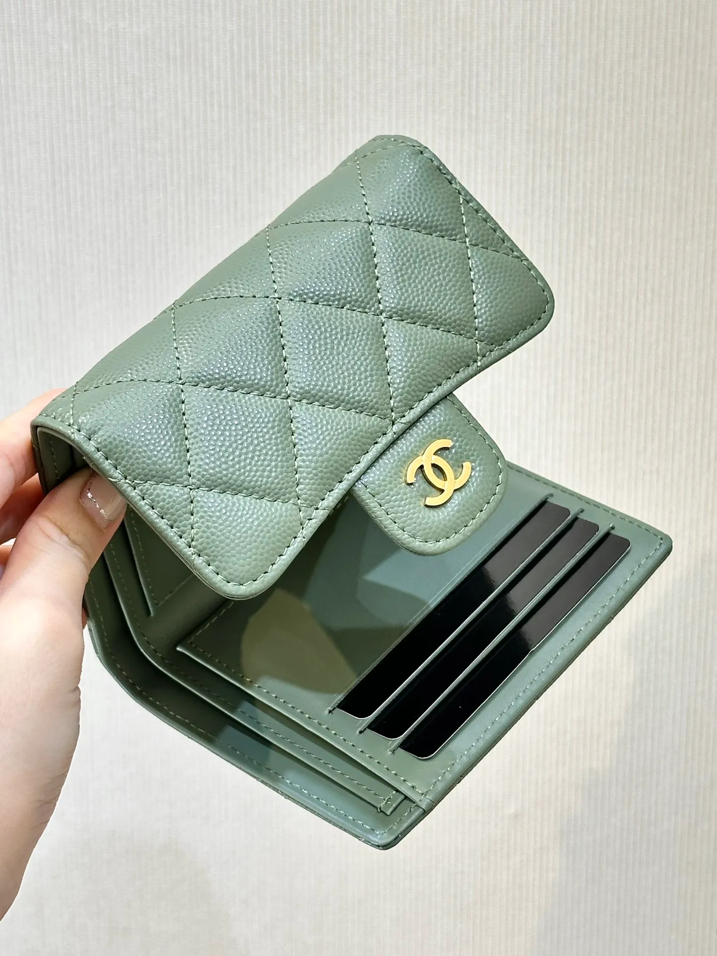 82288 Caviar green gold