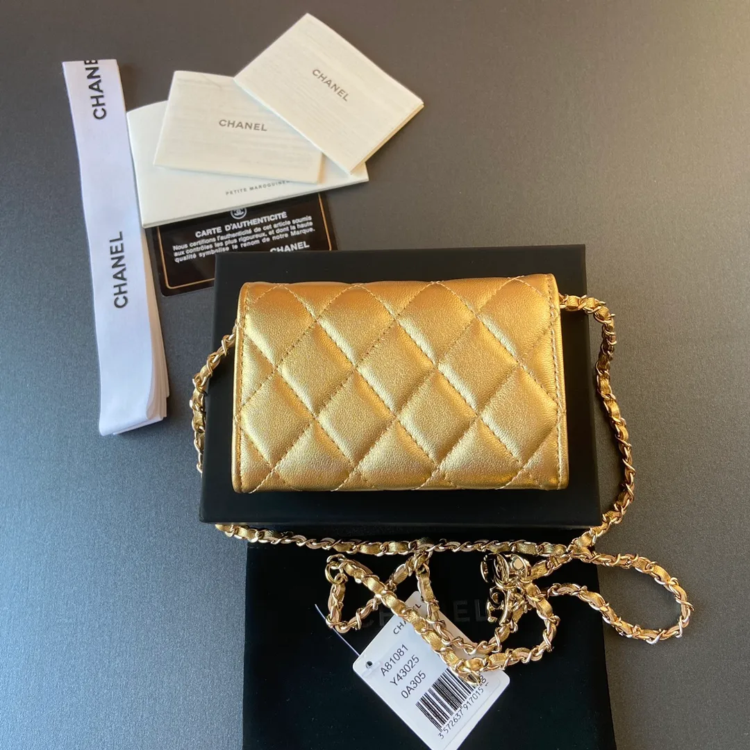 Xiaoxiang imported Italian sheepskin Item number: A81081 (chain small card holder) 💰: 420 Size: w11×h7cm Color: golden sheepskin golden steel mark