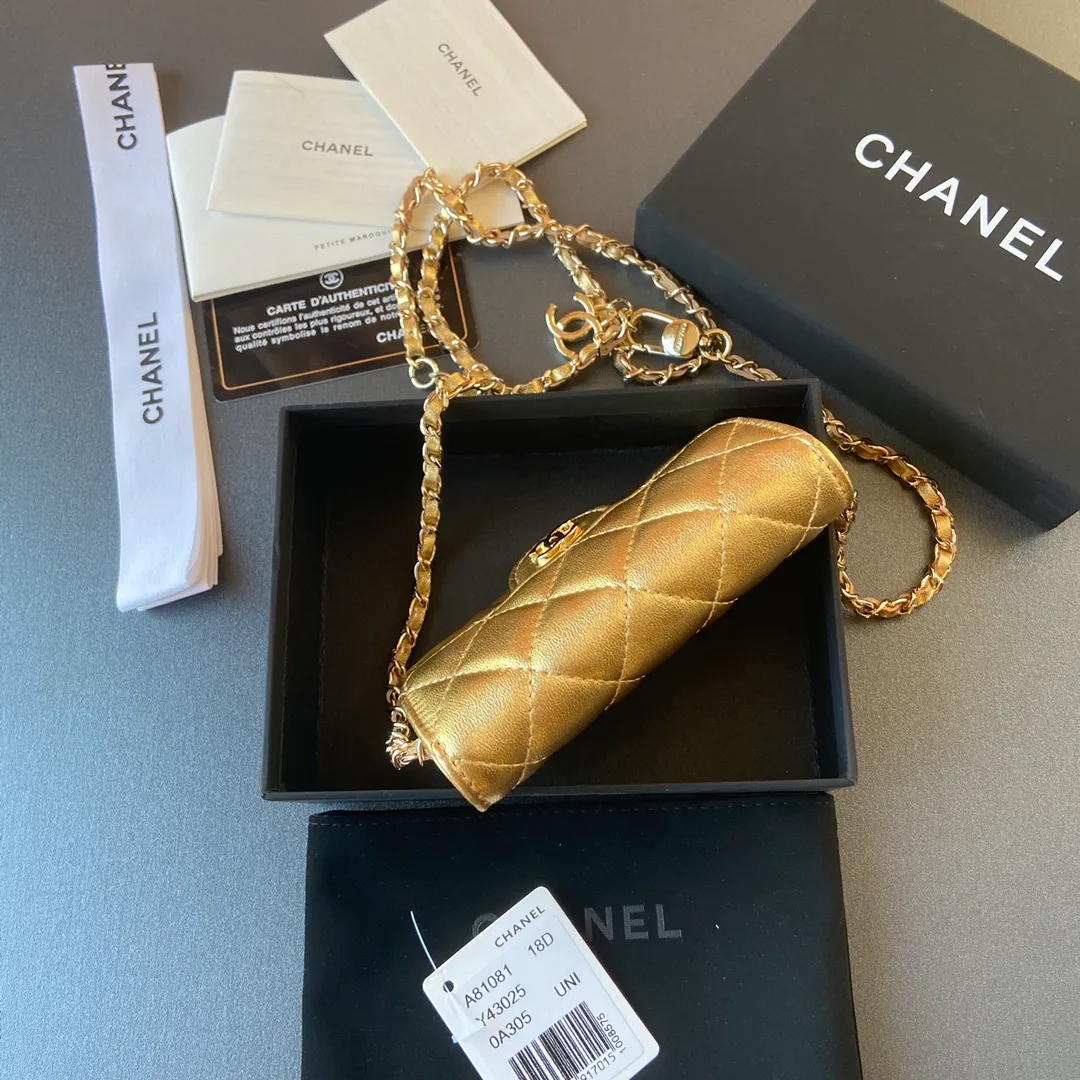 Xiaoxiang imported Italian sheepskin Item number: A81081 (chain small card holder) 💰: 420 Size: w11×h7cm Color: golden sheepskin golden steel mark