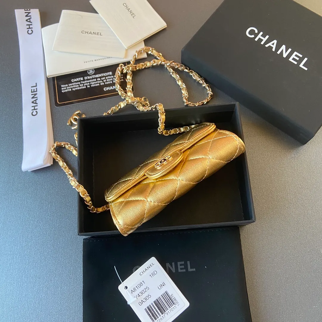 Xiaoxiang imported Italian sheepskin Item number: A81081 (chain small card holder) 💰: 420 Size: w11×h7cm Color: golden sheepskin golden steel mark
