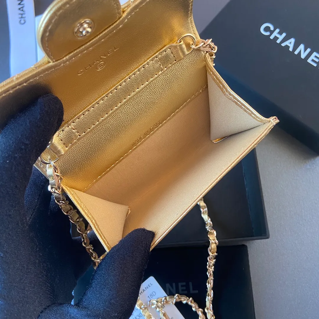 Xiaoxiang imported Italian sheepskin Item number: A81081 (chain small card holder) 💰: 420 Size: w11×h7cm Color: golden sheepskin golden steel mark