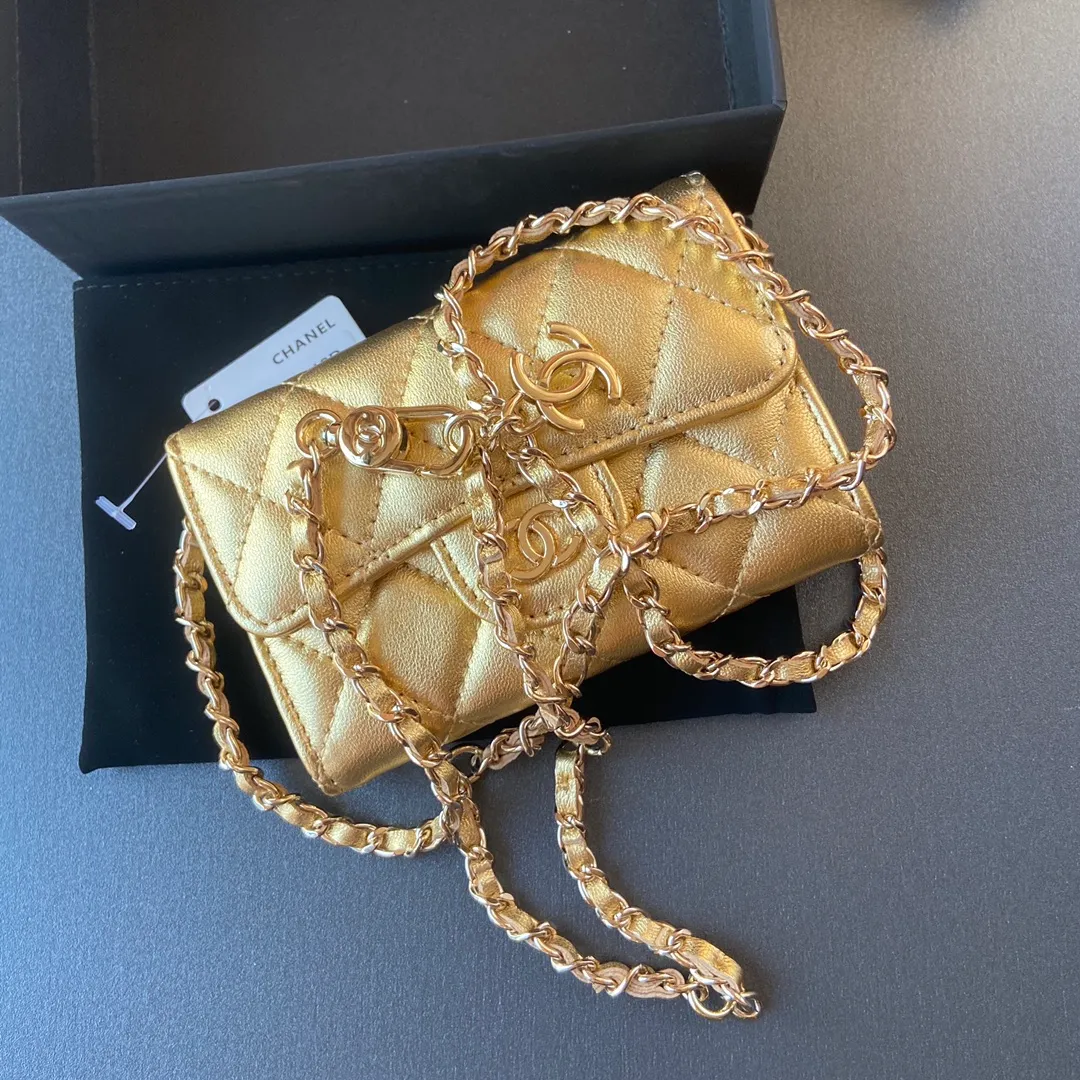 Xiaoxiang imported Italian sheepskin Item number: A81081 (chain small card holder) 💰: 420 Size: w11×h7cm Color: golden sheepskin golden steel mark