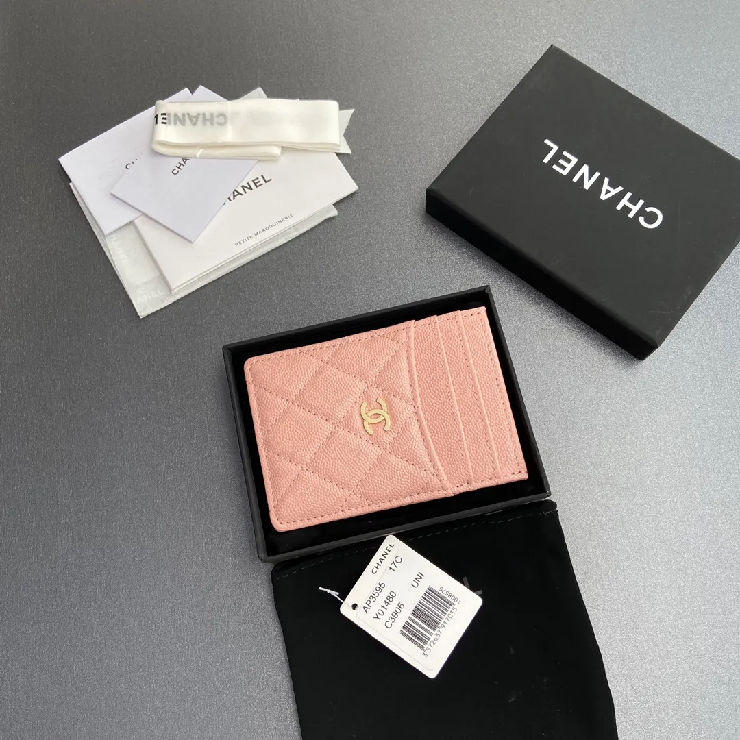 [Special grade hardware original leather] ¥260 Xiaoxiang card holder series Quilted card holder with iconic metal logo Gold tone metal hardware, special Italian imported leather 5 card slots No.: 3595 Pink fine ball gold Size: w8×11.5cm