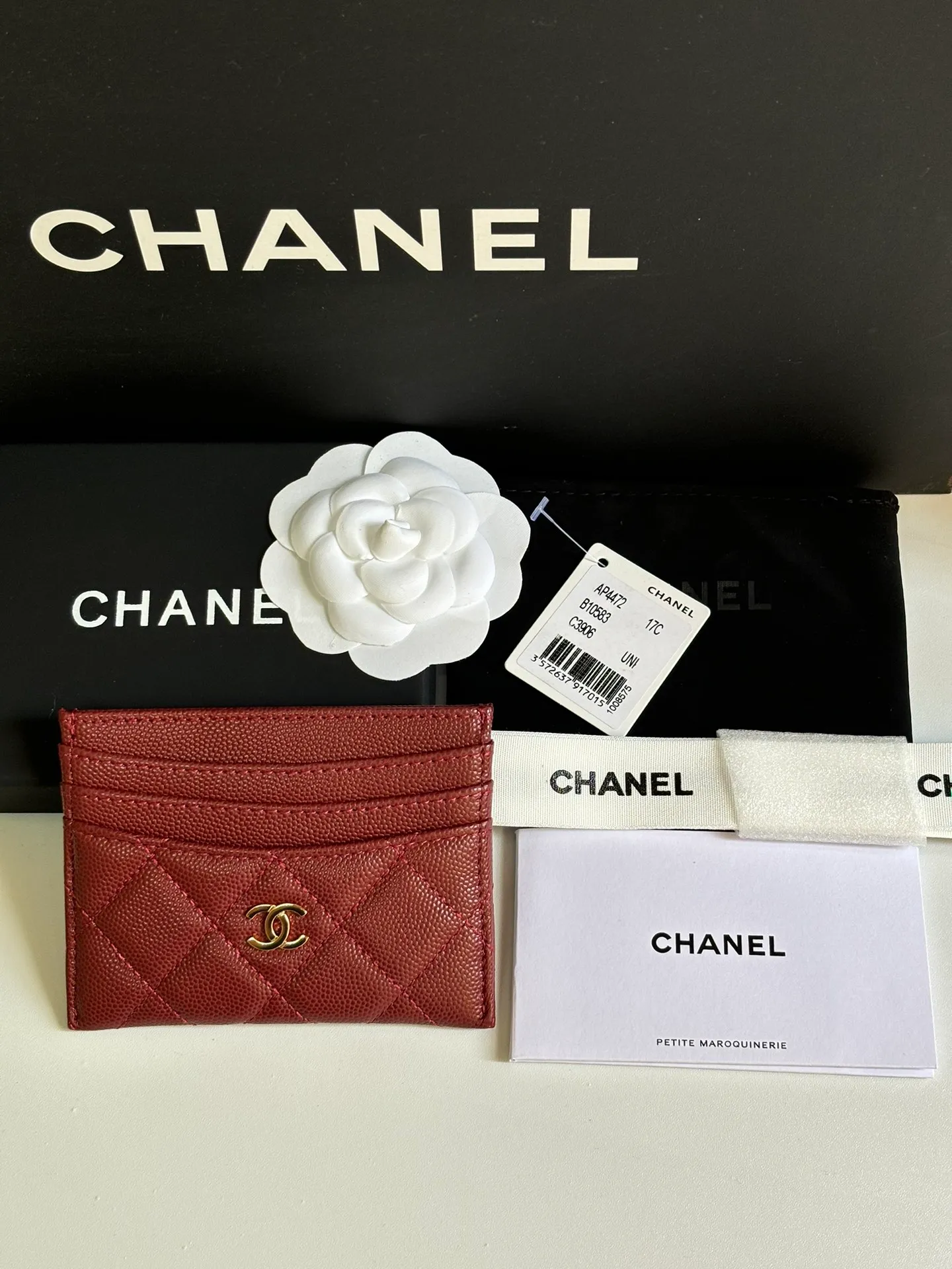 💰240 new product CH@NEL card holder has arrived💦This card holder adds a few more card slots based on the old model, making it more practical. It has original quality and beautiful details. Model No. AP8944, size 11*8*1cm.