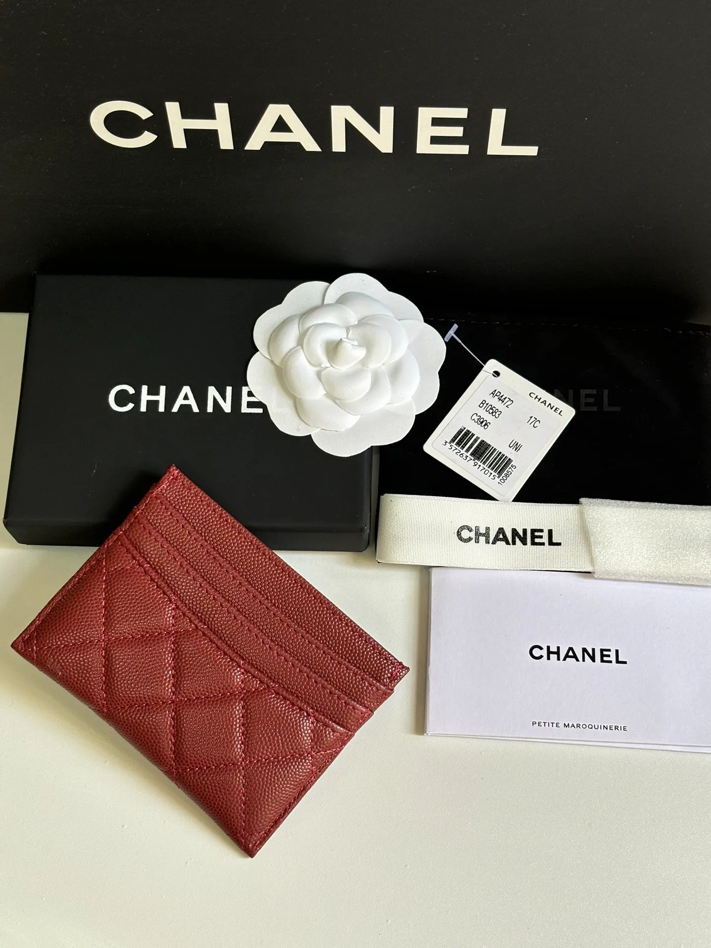 💰240 new product CH@NEL card holder has arrived💦This card holder adds a few more card slots based on the old model, making it more practical. It has original quality and beautiful details. Model No. AP8944, size 11*8*1cm.