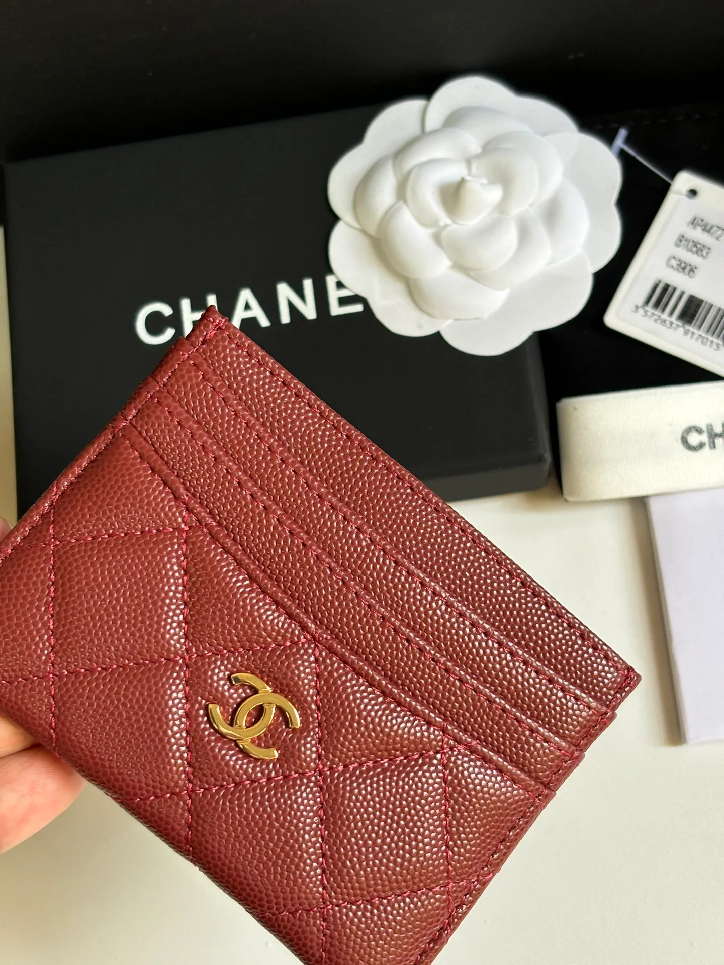 💰240 new product CH@NEL card holder has arrived💦This card holder adds a few more card slots based on the old model, making it more practical. It has original quality and beautiful details. Model No. AP8944, size 11*8*1cm.