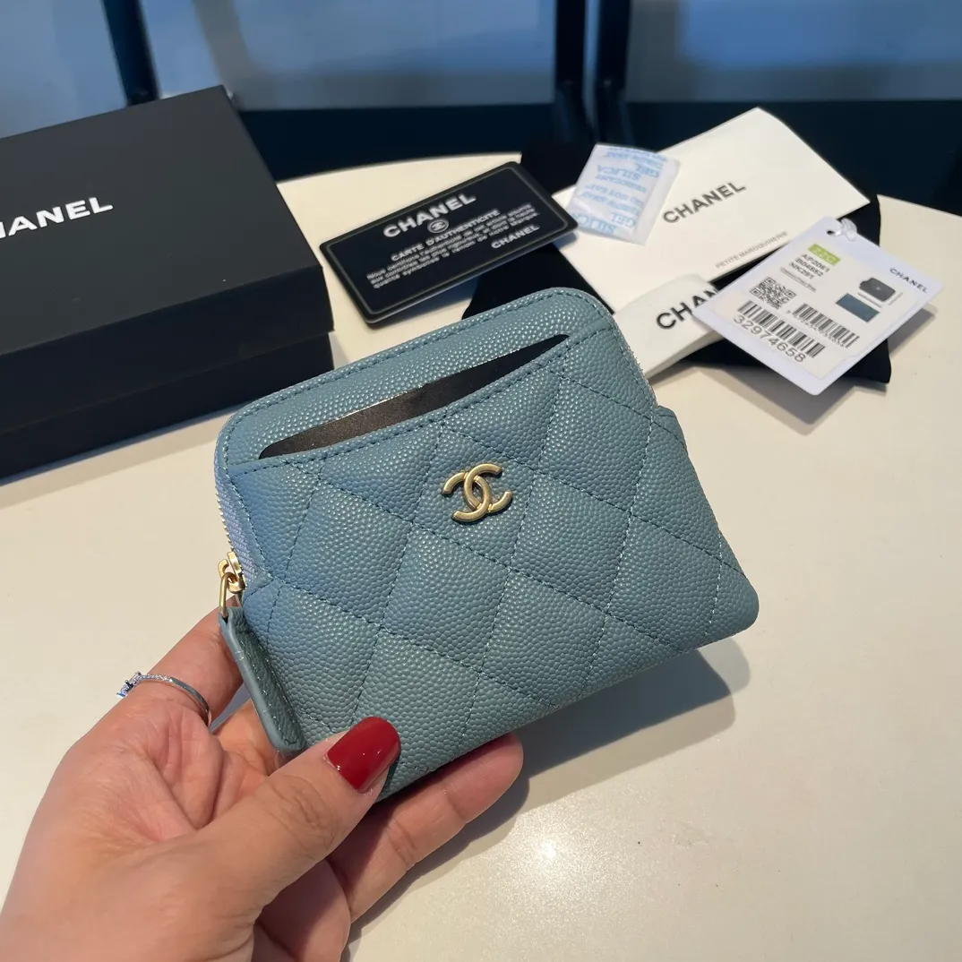 💰420😊Upgraded version💋Chanel🆕 New color colorful fine ball caviar cowhide🐂Classic zipper bag with multiple card slots for change. It can also bring convenience to various bank cards, supermarket cards, shopping cards, and membership cards. It is so small and easy to carry. It is the most fashionable and popular element of coin purses. Do you own it? Comes with the latest complete set of packaging 2061🍃size: 12*9.5cm